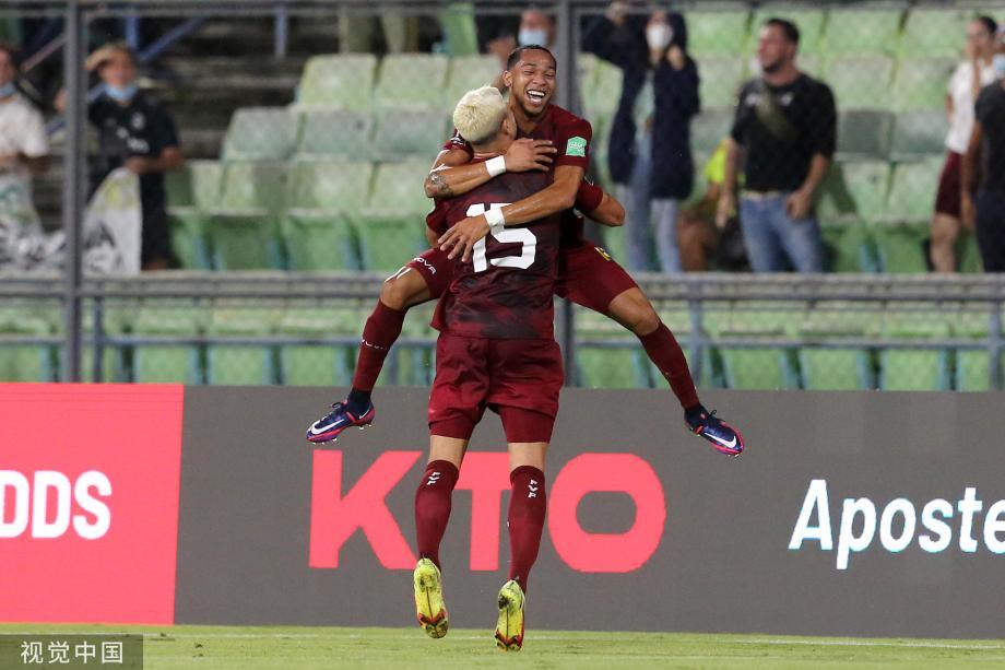 包含奥地利取胜晋级门槛，领跑积分榜的词条