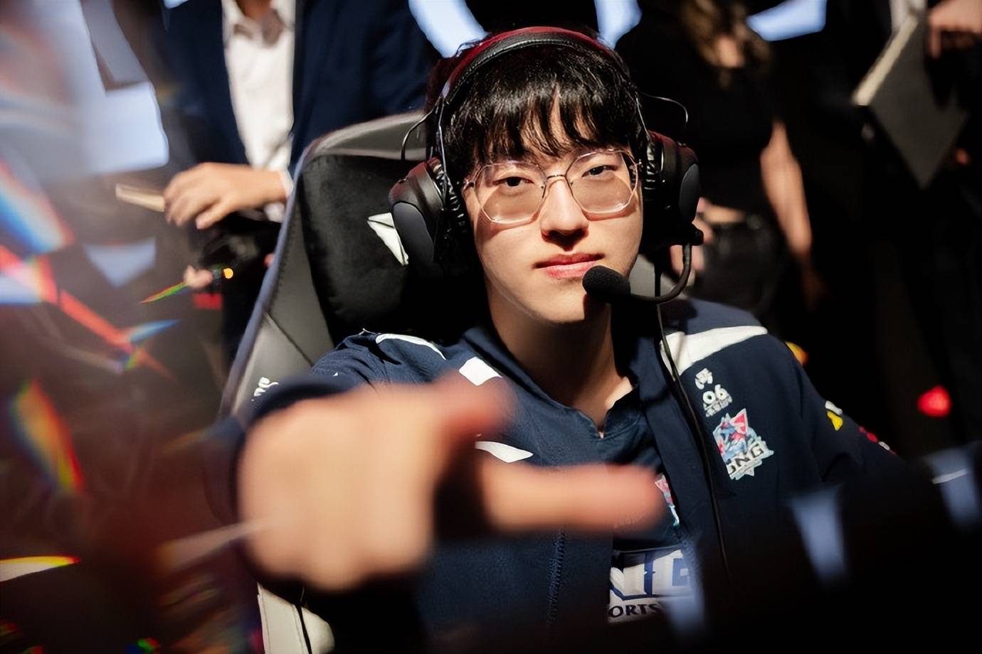 G2绝杀HLE,Deft拿下关键大龙四强赛3:1(成都) G2绝杀HLE,Deft拿下关键大龙四强赛3:1(成都)