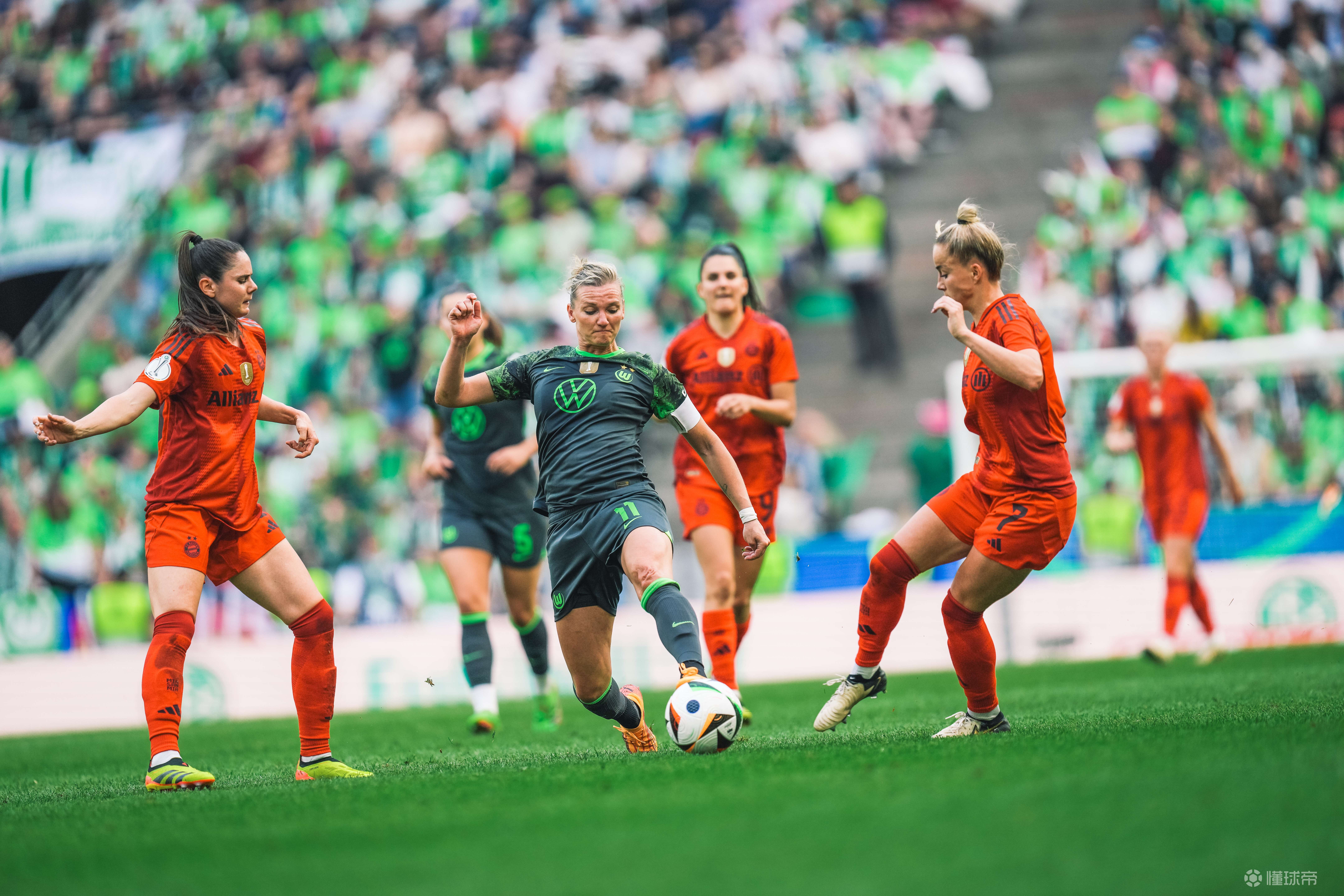 德国队队员展现出色实力,在比赛中获胜 德国队队员展现出色实力,在比赛中获胜