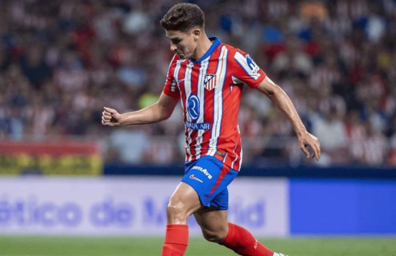 包含拜仁逆转克罗地亚，阿尔瓦雷斯完成帽子戏法的词条