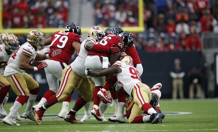 关于最新战报：橄榄球豪取连胜，冠军在望的信息