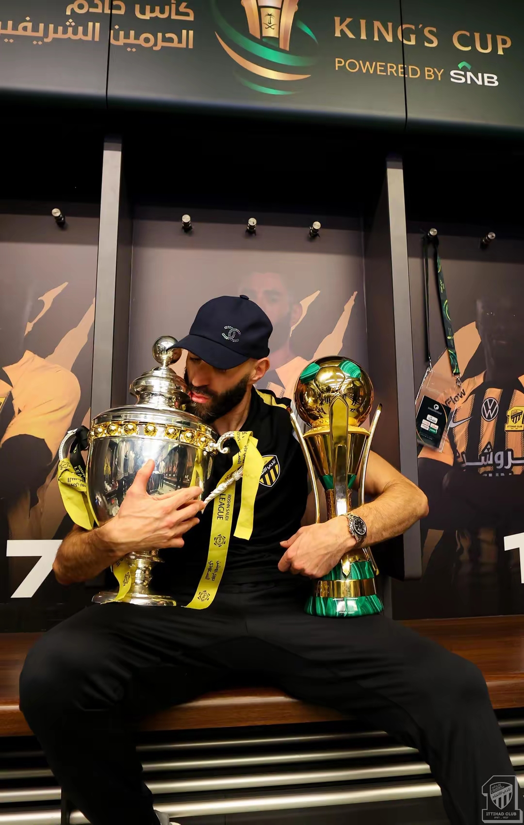 包含克罗地亚鏖战阿森纳，本泽马扛起全队的词条